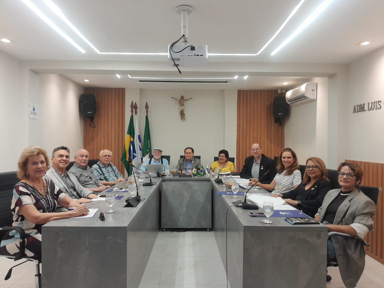 ACAD realiza reunião plenária com foco em eleições, finanças e memória da Administração